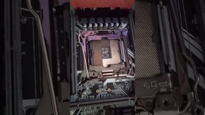 как вставить процессор, на сокет lga2011