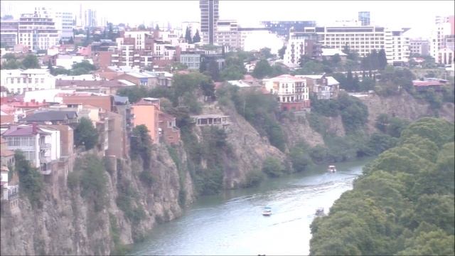 טביליסי עיר הבירה של גיאורגיה Tbilisi is the capital city of Georgia смотреть онлайн