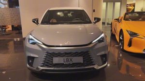 Lexus LBX 2024 обзор