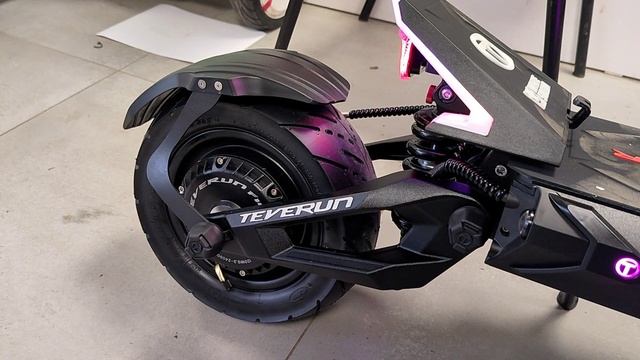 WHITE SIBERIA TEVERUN FIGHTER 2025 моменты сборки, недочёты #kugoorussia33 #электросамокат смотреть онлайн