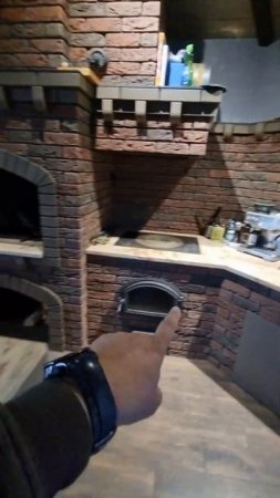 Никогда не знаешь, что происходит за дверью