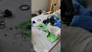 Не плати сервисам за обслуживание! Замена смазки перфоратора!