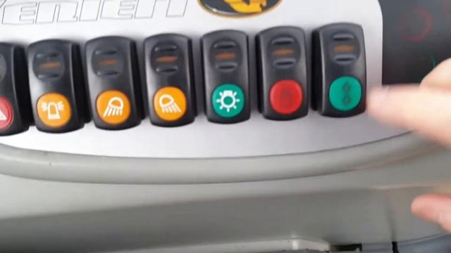 VENIERI VF 10.23C. Экскаватор-погрузчик. Шарнирный. Италия. Обзор смотреть онлайн