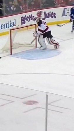 Connor Brown scores a short hander on Cory Schneider😮  (2017)  #leafs #hockey