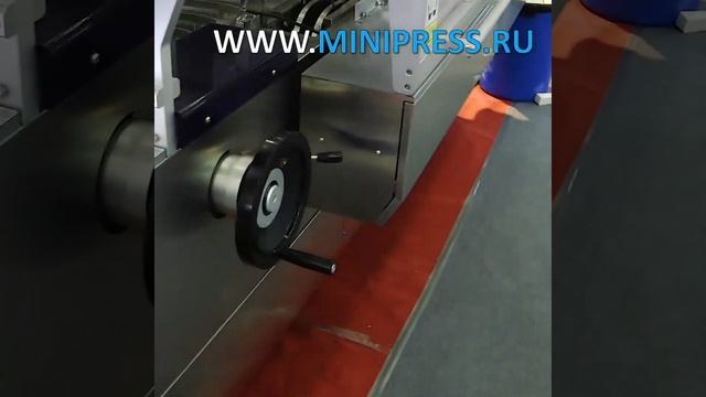 Автоматическое оборудование упаковки пластиковых бутылок картонную коробку, первый запуск