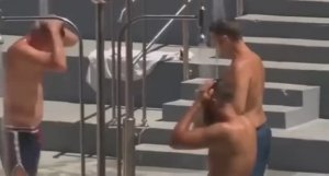 ... Как люди спасаются от Жары ...