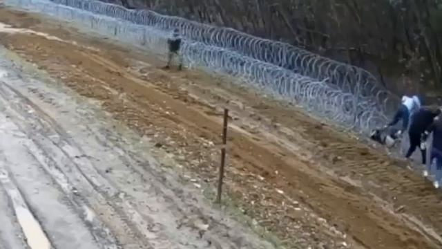 Будни бандеро-ЗЕ-концлагеря. Сбежать могут не только лишь все смотреть онлайн