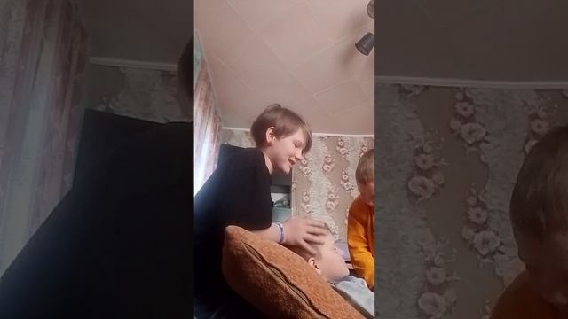 красная дверь, жёлтая дверь, дверь любова цвета...версия с братьями