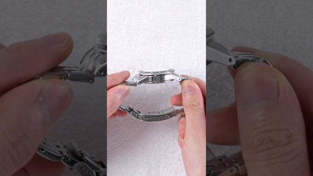 How to rotate clean the bezel  screw down crown