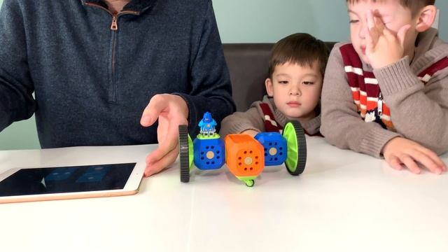 BUILD YOUR ROBOT with Robo Wunderkind - Modular Robotics Set - Education Kit Unboxing/Review. 4K смотреть онлайн