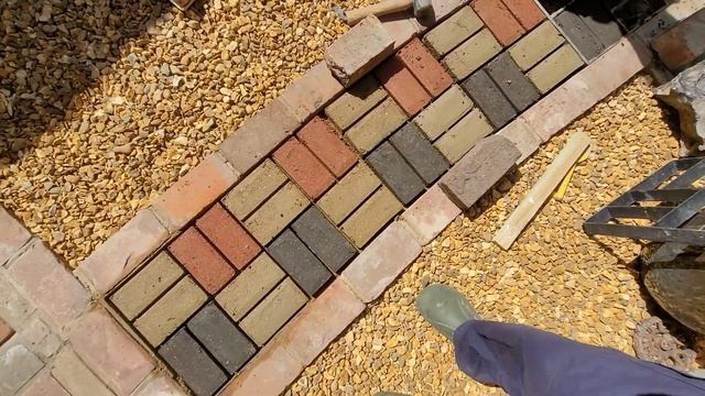 coloured cement path , made easy peacy. смотреть онлайн