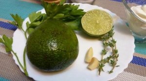 Соус из авокадо и сметаны