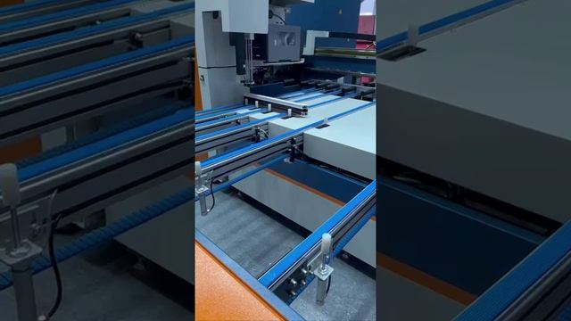 Захаров Сергей на застройке стендов MOSBUILD 2025 Стенд компании  TCALUM . Станки для окон.