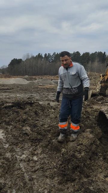 Рабочие будни на стройке 