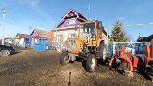 Заводим трактор т-30-69 после зимней спячки.