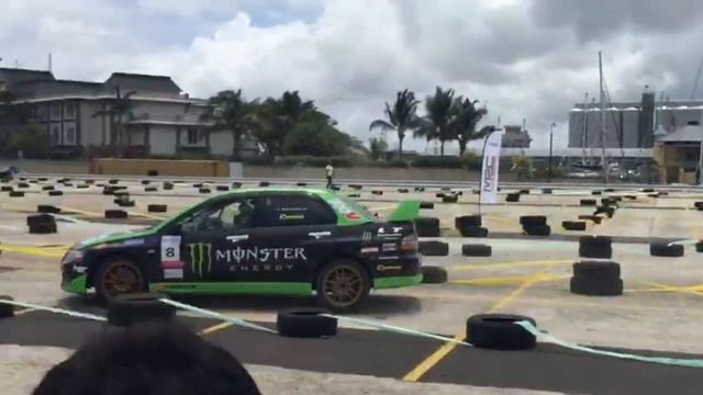 911 Monster Car - Slalom 2018 смотреть онлайн