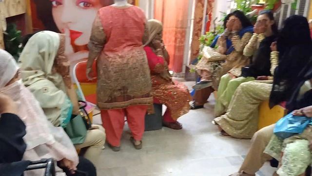 aj parlor ka visit krwaya смотреть онлайн