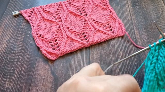 Замечательный узор спицами. смотреть онлайн