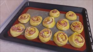 Булочки улитки с колбасой на завтрак на природу Закусочные булочки домашние Выпечка рецепты