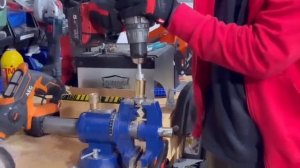 Как подрезать водорозетку или удлинитель для смесителя и не повредить плитку