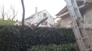 Работа на приусадебном участке.VN20250330_225510.mp4