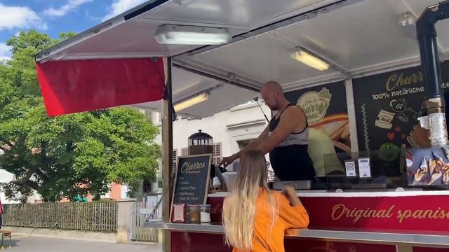 បុណ្យភូមិខ្ញុំ នៅNeuhausen in Rheinfall смотреть онлайн