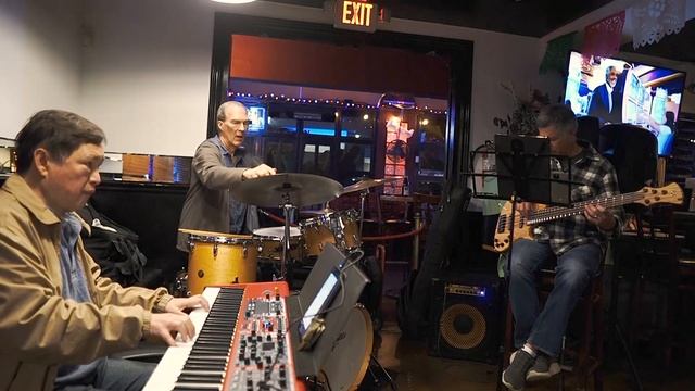 Rob Braxman Jazz Trio - April 26, 2023 смотреть онлайн