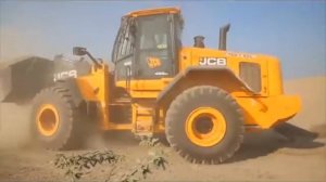 JCB 455ZX in action at Patel Infra site