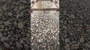 Строительство, разгрузка баржи