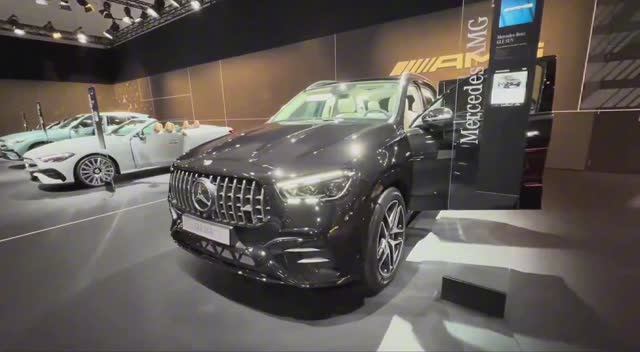 Mercedes-Benz GLE53 AMG 2025 смотреть онлайн