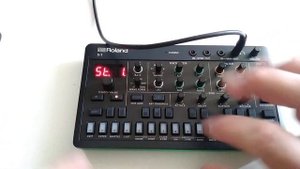 Roland Aira Compact S-1 Tweak Synth Tutorial Step Sequencer