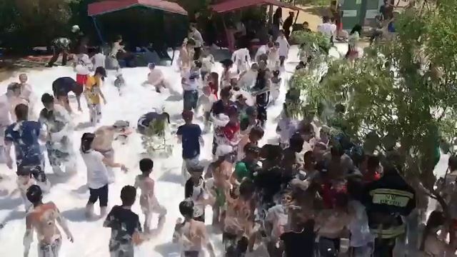 🚁⛑🕺🏿🙌🎒👑🐬🐳⭐️🌈🔥 смотреть онлайн