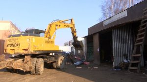 В деревне Островцы снесли незаконный автосервис