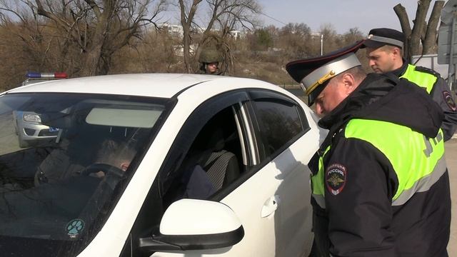 Сотрудники полиции провели рейд по проверке водителей