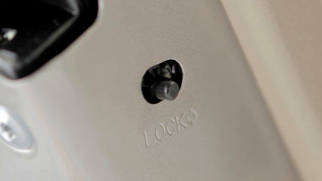 2018 Nissan Altima - Child Safety Rear Door Locks смотреть онлайн