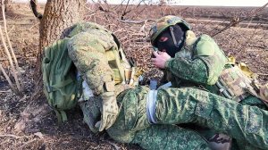 Герой Югры «Крестик» проводит учения по эвакуации раненых