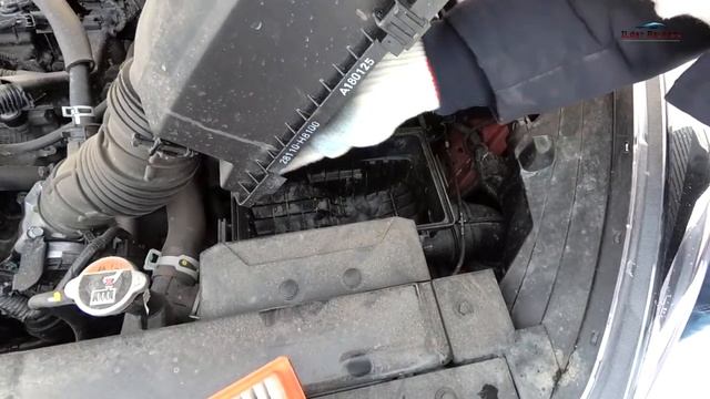 Замена воздушного фильтра КИА РИО 4 и КИА РИО X Line смотреть онлайн