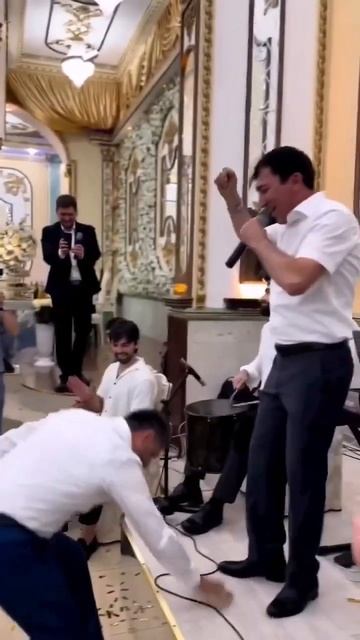 Юсуп Омаров зажигает #wedding #2023 #super #exclusive #music #status #family #applemusic #1сентября смотреть онлайн