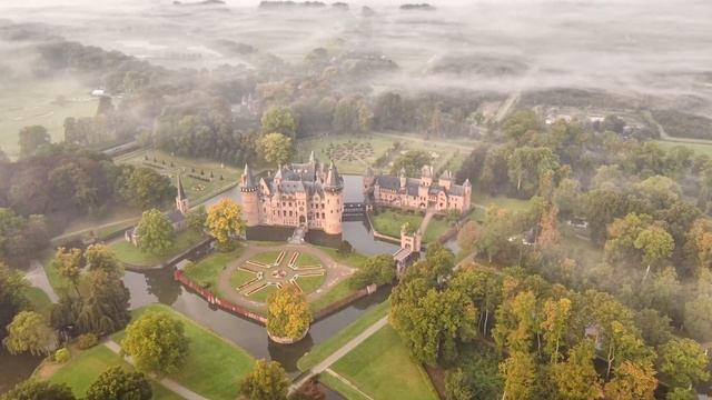De Haar Castle - Beautiful misty shots смотреть онлайн