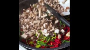 Лапша на  сковороде с овощами. Кулинарное Вдохновение