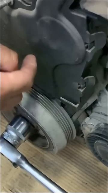 Загнули клапана на контрактном моторе Вольво 2,5Т. смотреть онлайн