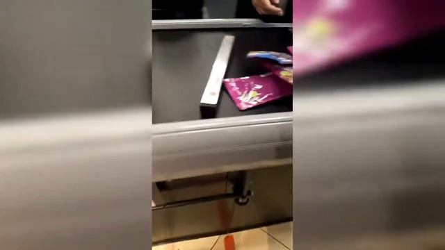 Помощы бездомным животным 😊Helping stray animals смотреть онлайн