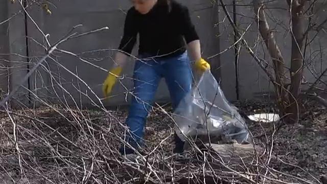 Рядом с нами на 25 04 2014 Уборка мусора смотреть онлайн