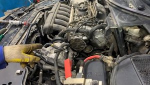 Диагностика и устранение течи масла на Вольво хс70 с мотором 3,2.