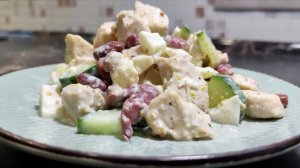 Салат с фасолью и курицей. Рецепт салата. Простой салат.