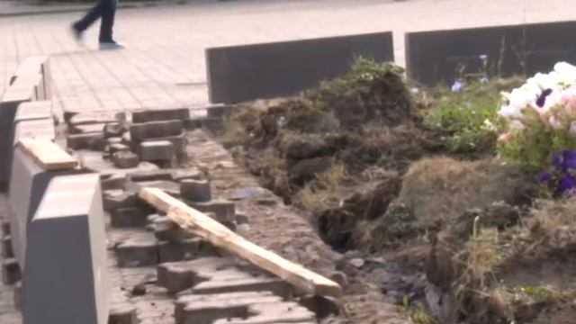 ДК "Энергетик": началось благоустройство цветников смотреть онлайн