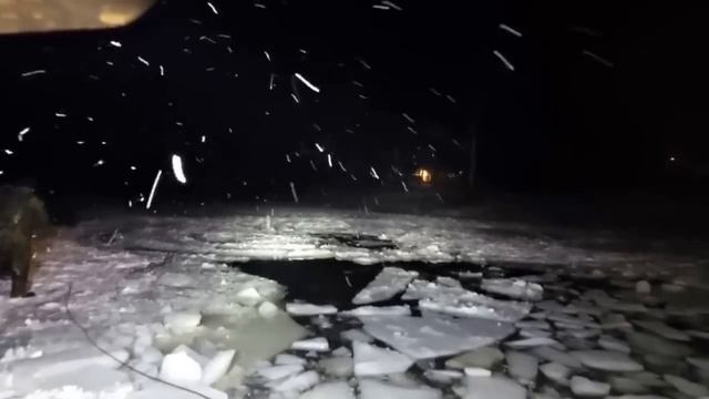 [Часть 2] Land Cruiser 200 ушел под лед.Операция по спасению. смотреть онлайн