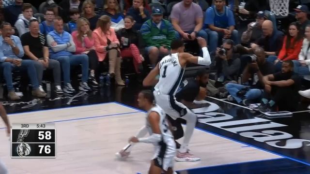 Victor Wembanyama couldn't believe Kyrie Irving hit this unreal layup over him 😂 смотреть онлайн