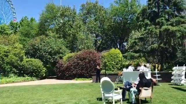 Raise Your Glass Dallas смотреть онлайн