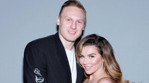 Семья Яниса Тиммы обвинила Анну Седокову в краже